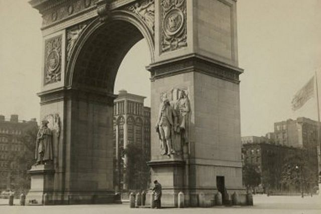 The arch in 1919